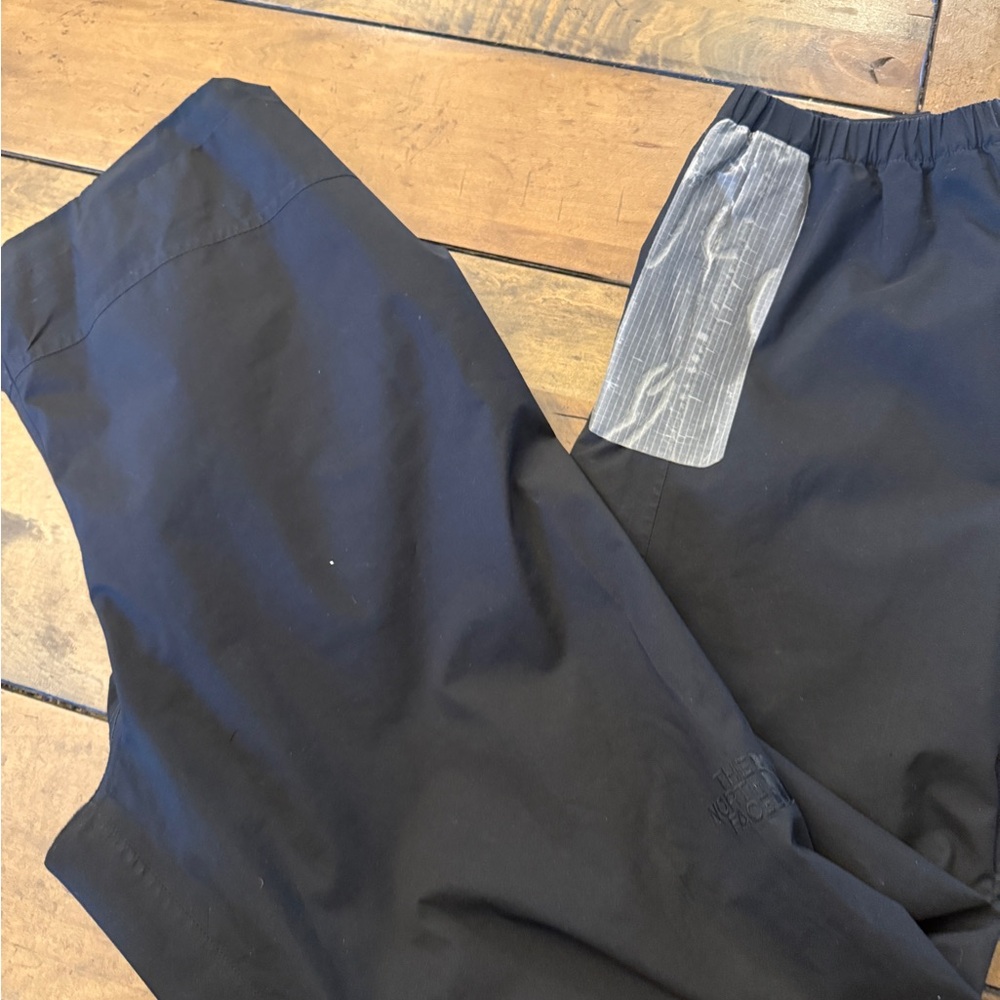 The North Face Men's Black Cargo Pants